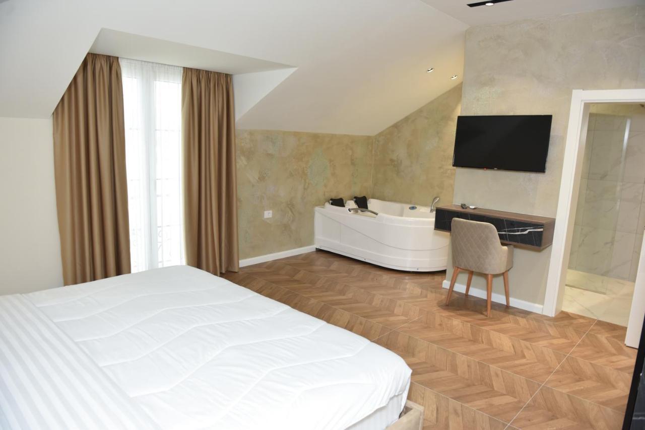 Royal 4*