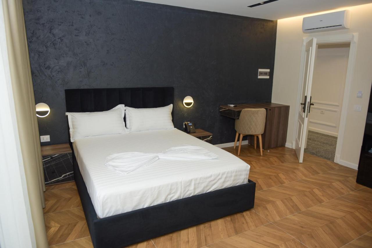 Royal 4*